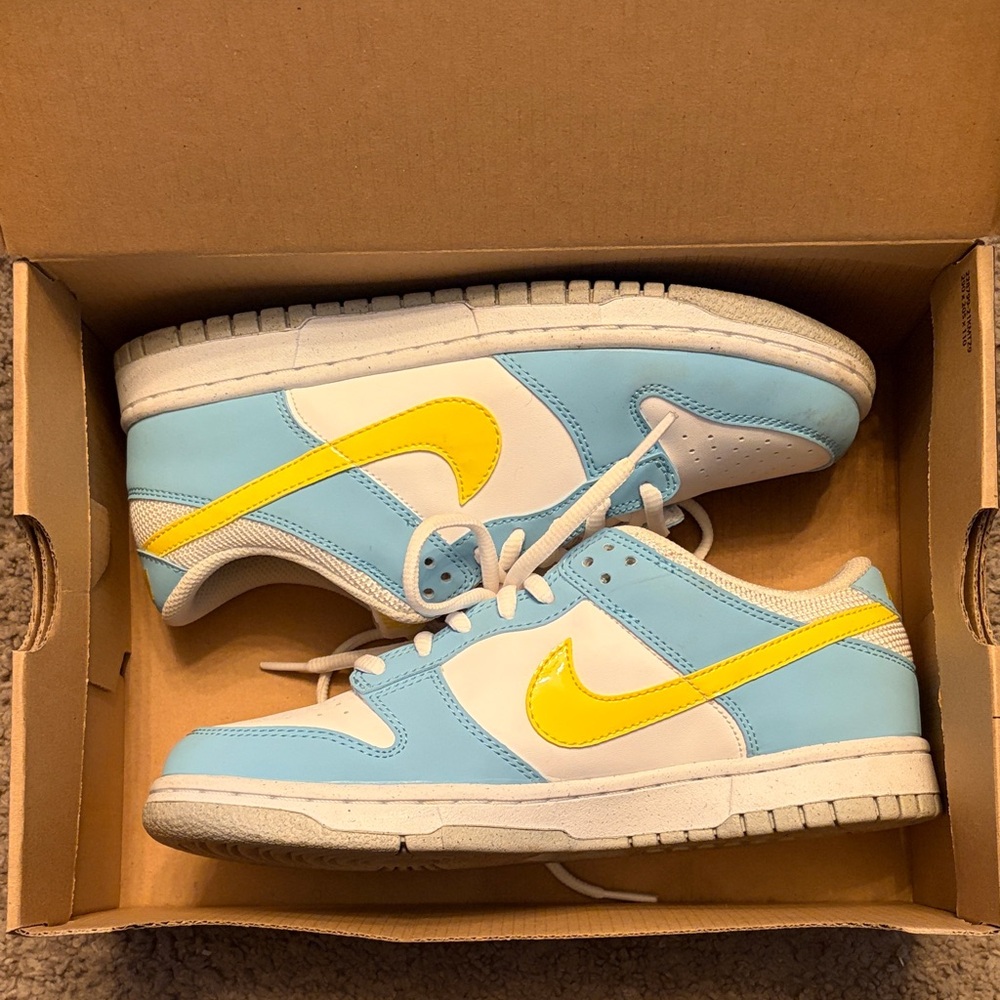 Nike Light Blue and Yellow Sneakers - Picture 1 of 4